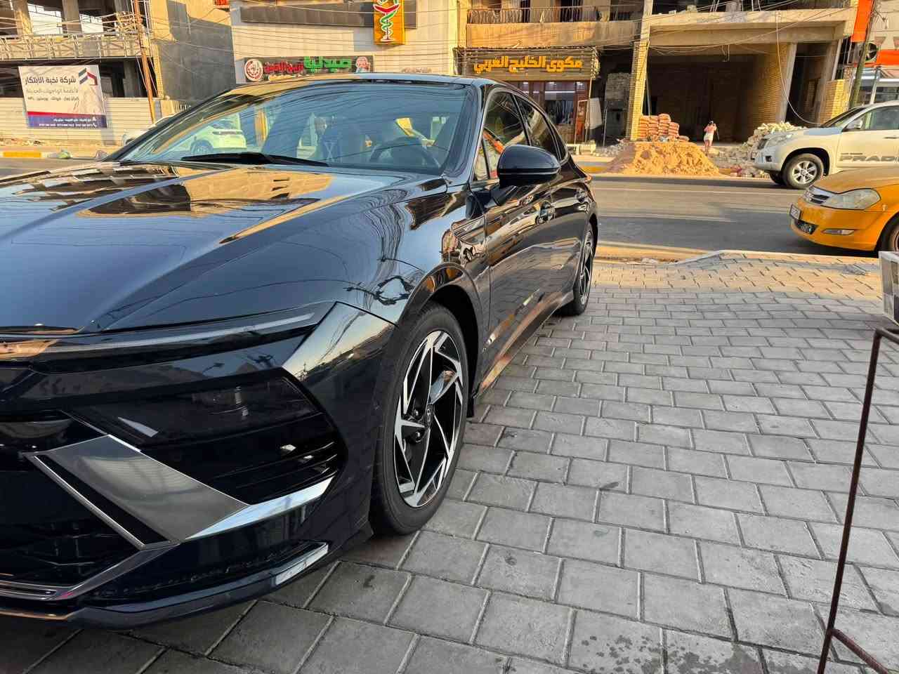 السلام عليكم
سوناتا 
2024
لون اسود على زراك 
واد امريكي حادث جاملغ يمنه او بنيد   سونار كدامك 
بيهه كم طخه بدون دواخل 
فول السيارة واحد على واحد 
الساره ماشية 33 مايل  متفوع كمرك اي محافضه تعجبك رقم 
مكان السيارة بغداد الامين الثانيه 
بيع او مراوس. 
السعر 150 بيهه مجال 
صور الحادث  بل صور موجودات 
***********
