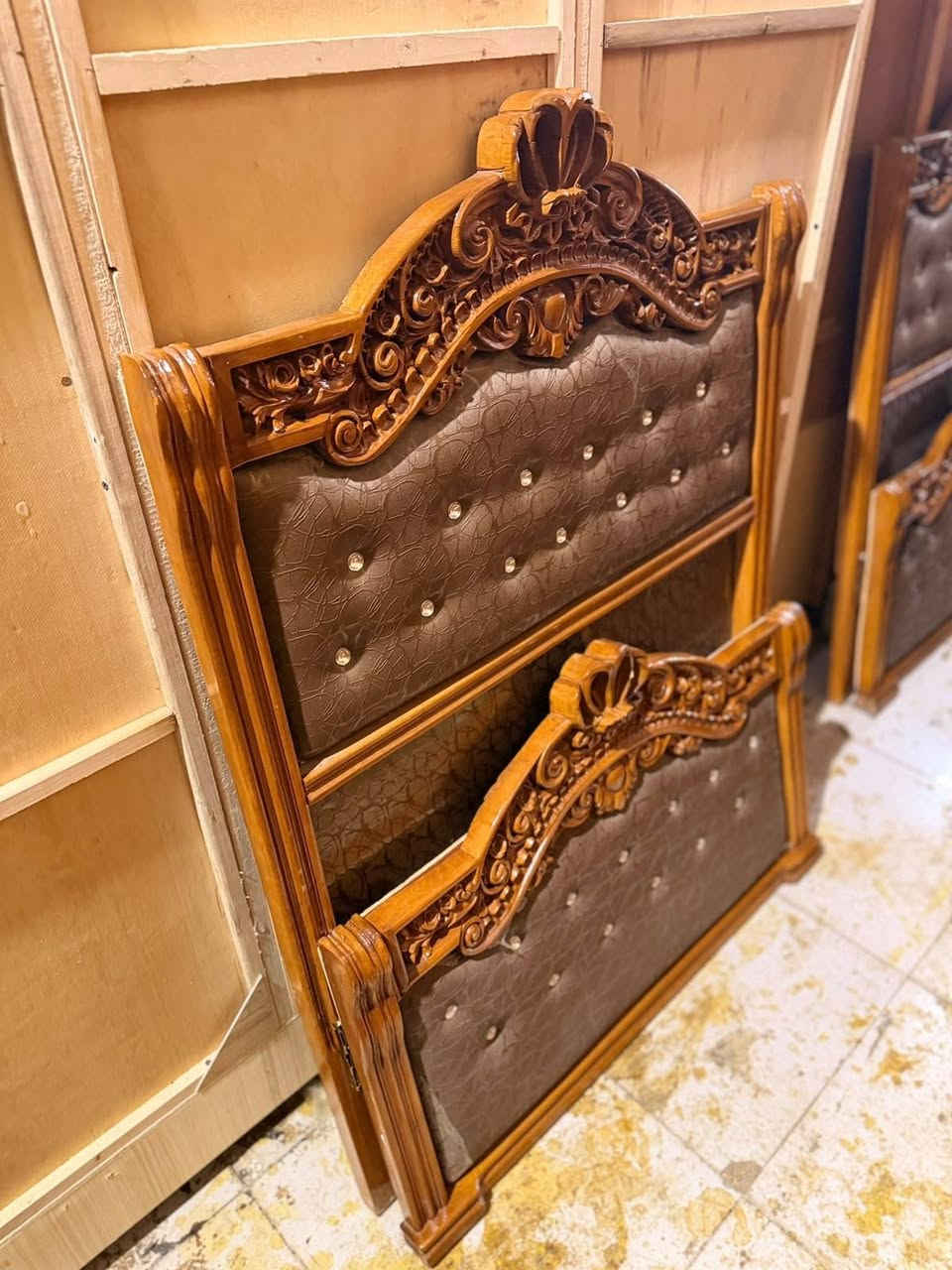 السلام عليكم
عرض خاص ومغري بس 145 الف سعر الواحد
توفر لدينا من جديد تخت نفر عدد 5 شغل درجه اولى توصي نقش زان فول نظافه 💯💯
للاستفسار وتساب *********** مباشر ***********
ومستعدون لشراء الغرف النوم المستعمله و الكناتير
