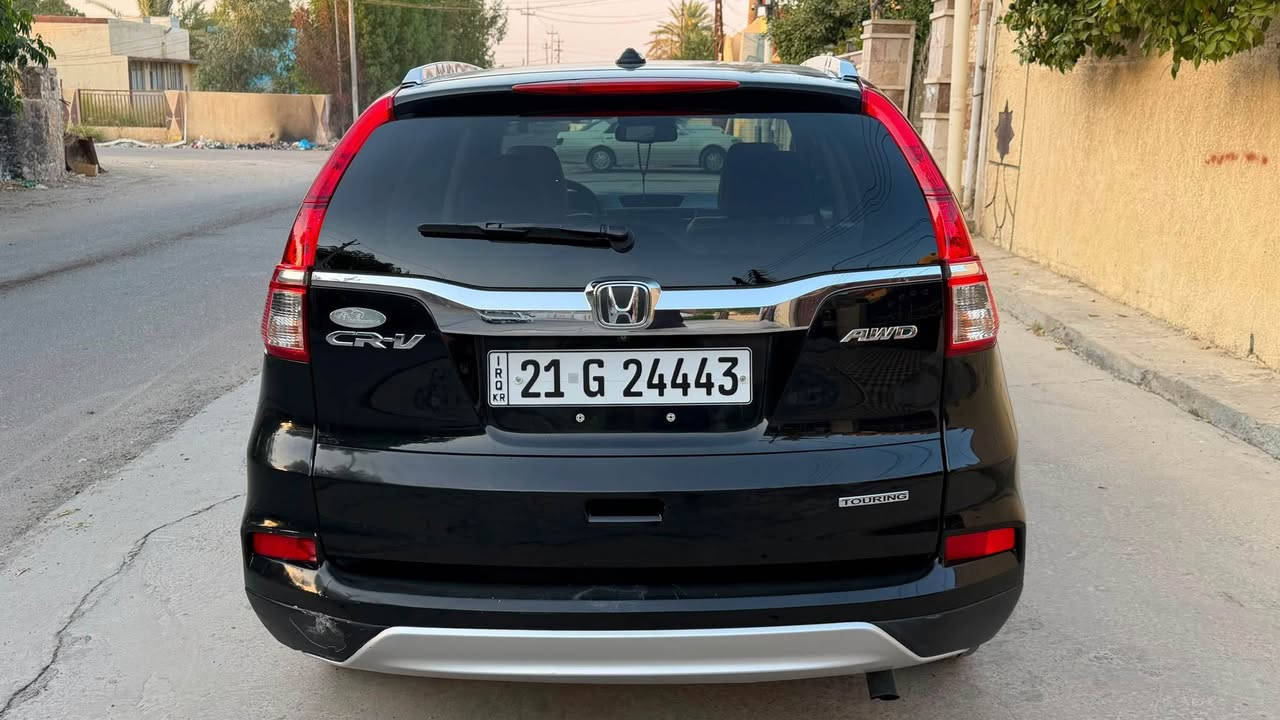 السلام عليكم 
للبيع هوندا CRV 2016 
كلين بدون حادث ولا صبغ 
مواصفات تورنك 
فتحة بصمة رادار كامرة جانبية 
دبل شاشة تحكم ستيرن
كشنات جلد تحكم كهرباء 
صندوق كهرباء 
محرك 2400 
كير محرك صدر تبريد جاهزة 100‎%‎ الحمد الله بدون نقص 
ماشية 169 الف كيلو  
بيها بارد هلال جاملغ خلفي فقط 
رقم سليمانية بسمنا تحويل مباشر 
السعر 142$ ورقة وبيها مجال انشاء الله 
*********** بغداد, العراق
