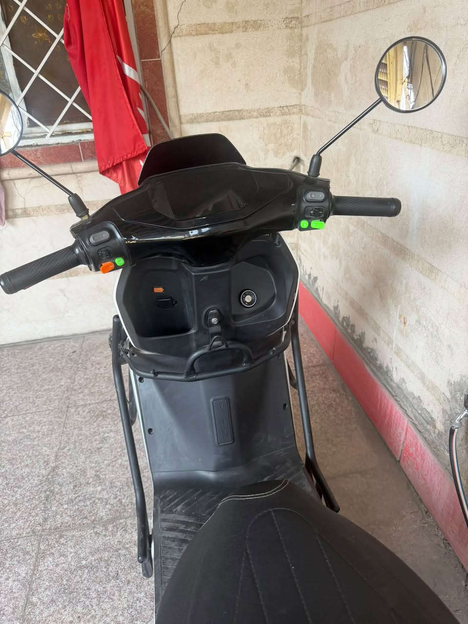 نضيفه للبيع 
بيه بس شخوط من ورا الدرع مالته
بطاريه بحاله جيده 
***********
بيه نضام الR
ونضامP
4نمر
وملفه2500
