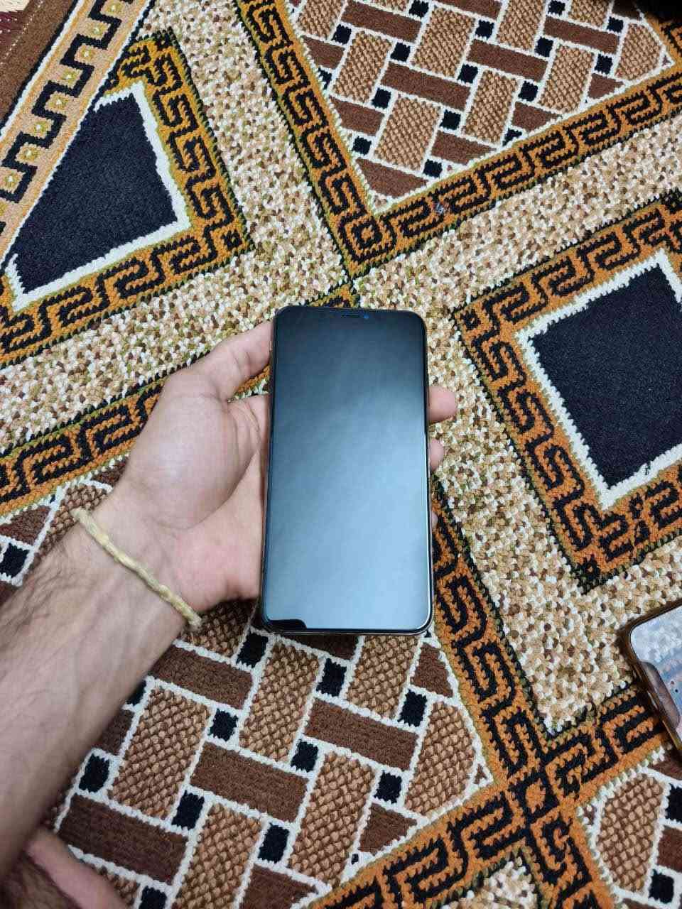 ايفون اكس ماكس  بسعر 275 وبي مجال للشراي

ذاكره 256
بطارية78
لون ذهبي 
 جهاز نظيف نظافه مكفولة  
 مامفتوح 

مكاني بغداد مدينة الصدر بغداد, العراق
