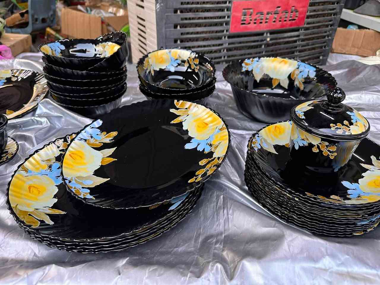 سيت بوهيمي متكون من 50 قطعه السعر65 مع التوصيل 
***********
