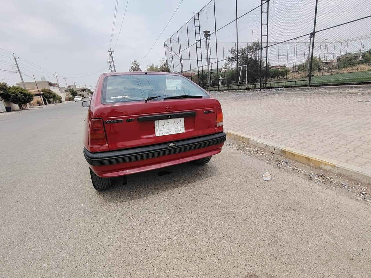 سيارة اوبل كاديت موديل ١٩٩١ حجم ١٦ محرك ما بيه عيب سياره نظيفة كهربائيات كلها شغال سنوية منتهي من ٢١ وبطاقة بنزين موجود سعر ٢٠ ورقة بيها مجال بسيط ***********
