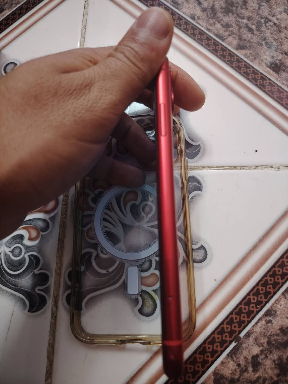 سلام عليكم ايفون 11 عادي
جهاز مكفول من كلشي وكله شغال 
ذاكره 128 
بس بطاريه مبدله ١٠٠
سعر ٢٢٥ بي مجال للشراي
مكان بغداد محموديه شراي خاص
***********
