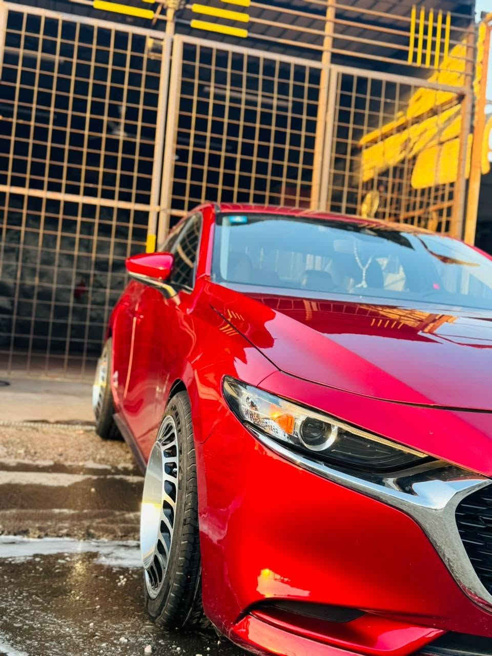 سلام وعليكم سياره لبيع او مرواس حسب القناعه     Mazda3. Preferred2023  اعلى مواصفات تجي بالتنفس الطبيعي  ١٠بصَمه دخول ذكي ٢مري قلاب ويه ال R رادار ونقط عمياء بالمري فتحه  كراسي كهرباءوتدفئه  لايت داينمك متحرك زنون  حساس مطر للما سحات. اوتو حساس  خزن ميموري كشن               حادث السياره مث ما واضح كداَكم بدون شاصي بس يصير تعديل بللغد بسيط                                        محركها 2500مرغوب سياره ماشيه 27االف فقط       السياره تمشي بغدادتترقم جميع المحافظات              السعر 135ورقه                                                    ***********
