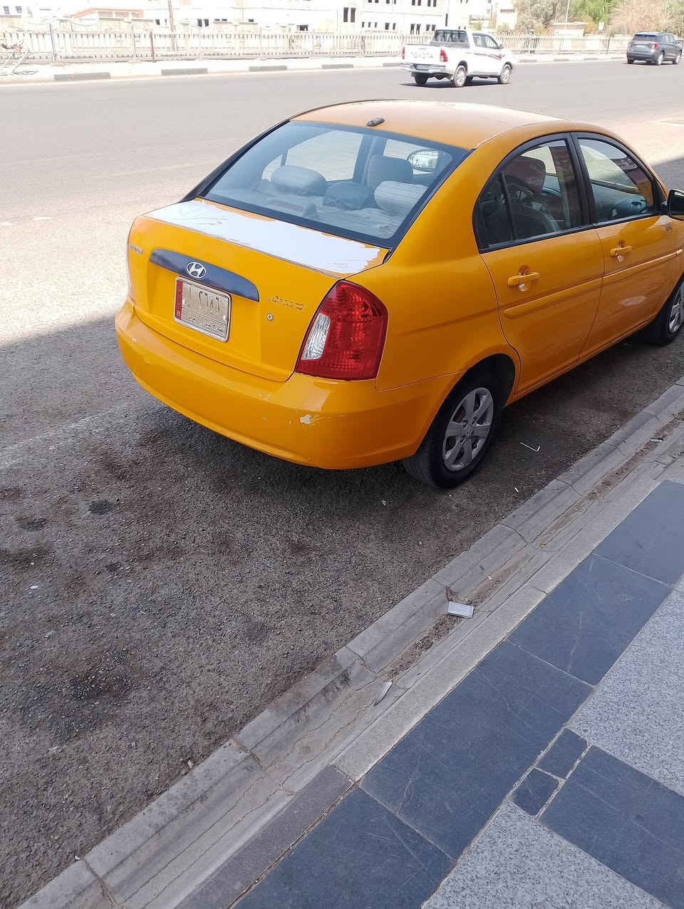 اكسنت 2011 امريكي مكينه 1600 كير محرك تبريد تاير كله جديد بيه جاملغ وبنيد  وبيه بابين بدون دواخل السعر 73 للتواصل ***********
