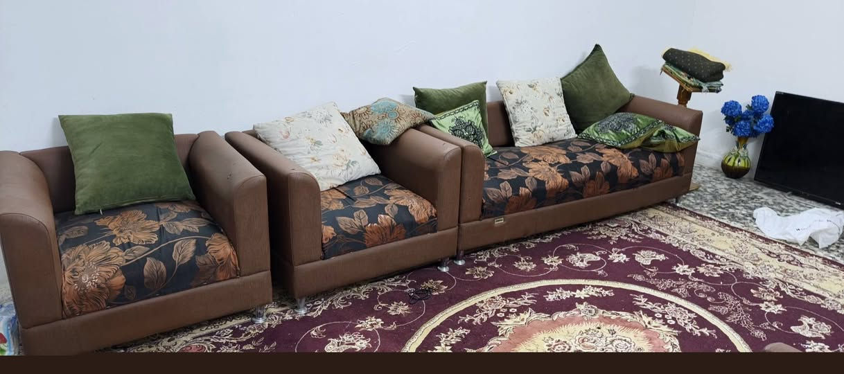 طقم ٧ مقاعد • نضيف • شعلة بغداد