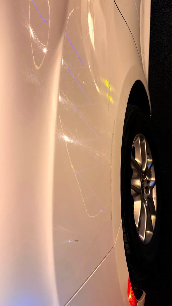 للبيع Chrysler Pacifica موديل 2023
وارد كندي
المحرك : 3.6L / 6 سلندر
العداد : 74,000 فقط
اللون : ابيض 
السيارة فحص مؤقت 
المواصفات :
فول مواصفات عدا الفتحة، بصمة، تشغيل عن بعد، ابواب جانبية وخلفية كهرباء، كاميرا دوارة، شاشة كبيرة، رادار، تبريد 3 قطع، كراسي جلد كهرباء، تحكم ستيرن كامل، ويل كب، وبعد بيها هواي مواصفات.
حالة السيارة :
سيارة مال بيت ونظافة 99% مثل ما موضح بالصور
نسبة امطار بسيطة فقط في الصندوق الخلفي (صندوك) ولا قطعة مبدلة ولا ايرباك طاك.
مكفولة من الغرق والشاصي والايرباك
سيارة جاهزة من كلشي ومابيها اي نقص
السعر : 225 ورقة وبيها مجال بسيط للشراي
المكان : البصرة - ابي الخصيب
للاستفسار : ***********
الشراي يتصل حياه الله

