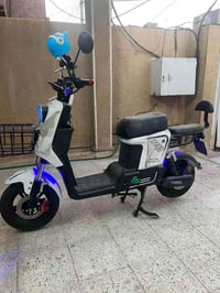 دراجة R8 استخدام أيام قليلة السعر 350  الموقع بغداد الاعظمية  رقم الها...