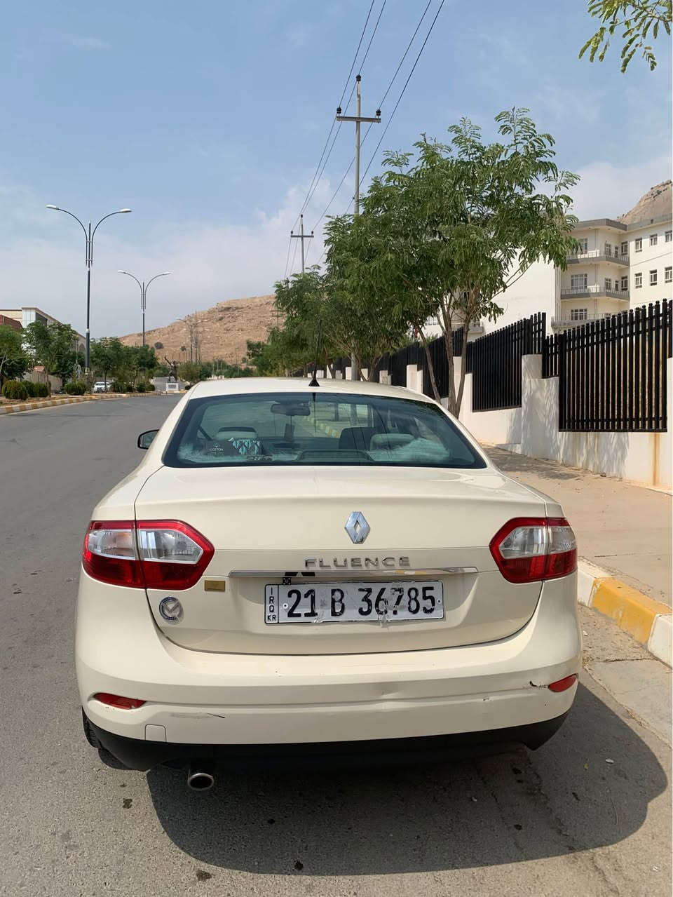 ڕینۆ فلۆنسی ٢٠١٦ ڕەنگ بێجی 
هەزەو سەنەوی تازەیە تاکو ٢٠٣١
تەنها ١١٠ هەزار رۆشتووە
تەبرید لەسەر سویچ
تایەی تازە
هەموو شتێکی بە شەرت
مەکینە ١٥ شکل تیدا
گێرو مەکینە بێ عەیب
تەنها بۆنیدی بۆیاخە
بەنزین زۆر کەم ئەخوا ماڵی فەقیرە
سعری ٦٨ گەڵاو مەعمەلەیە برایانە
ژمارەی تەلەفون: *********** السليمانية, العراق
