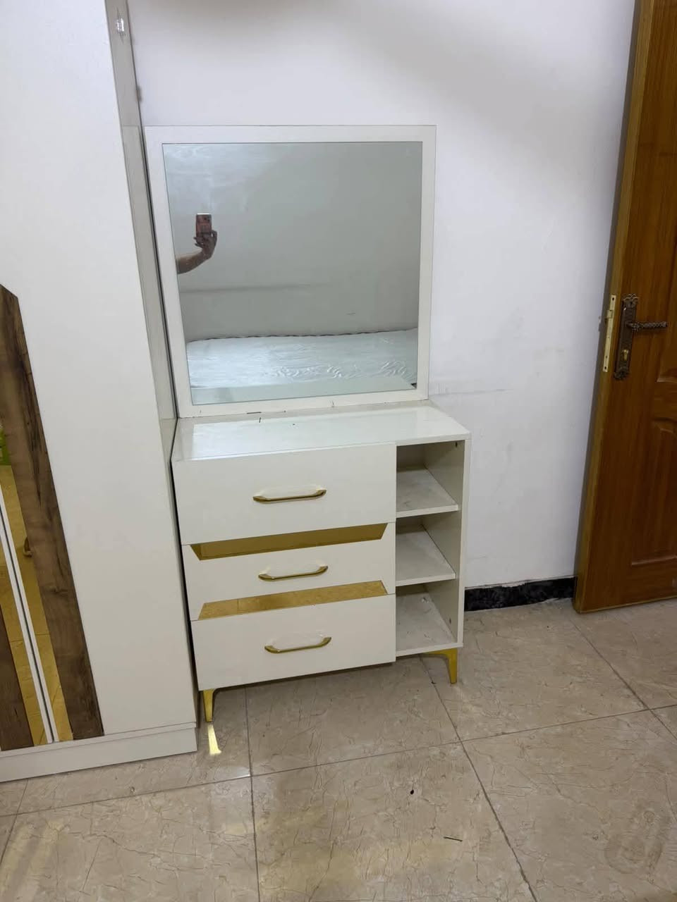 غرفه تركيه للبيع مكان بياع سعر 350اني مكلف بالنشر اتصل وات ساب وافتهم اكثر ***********
