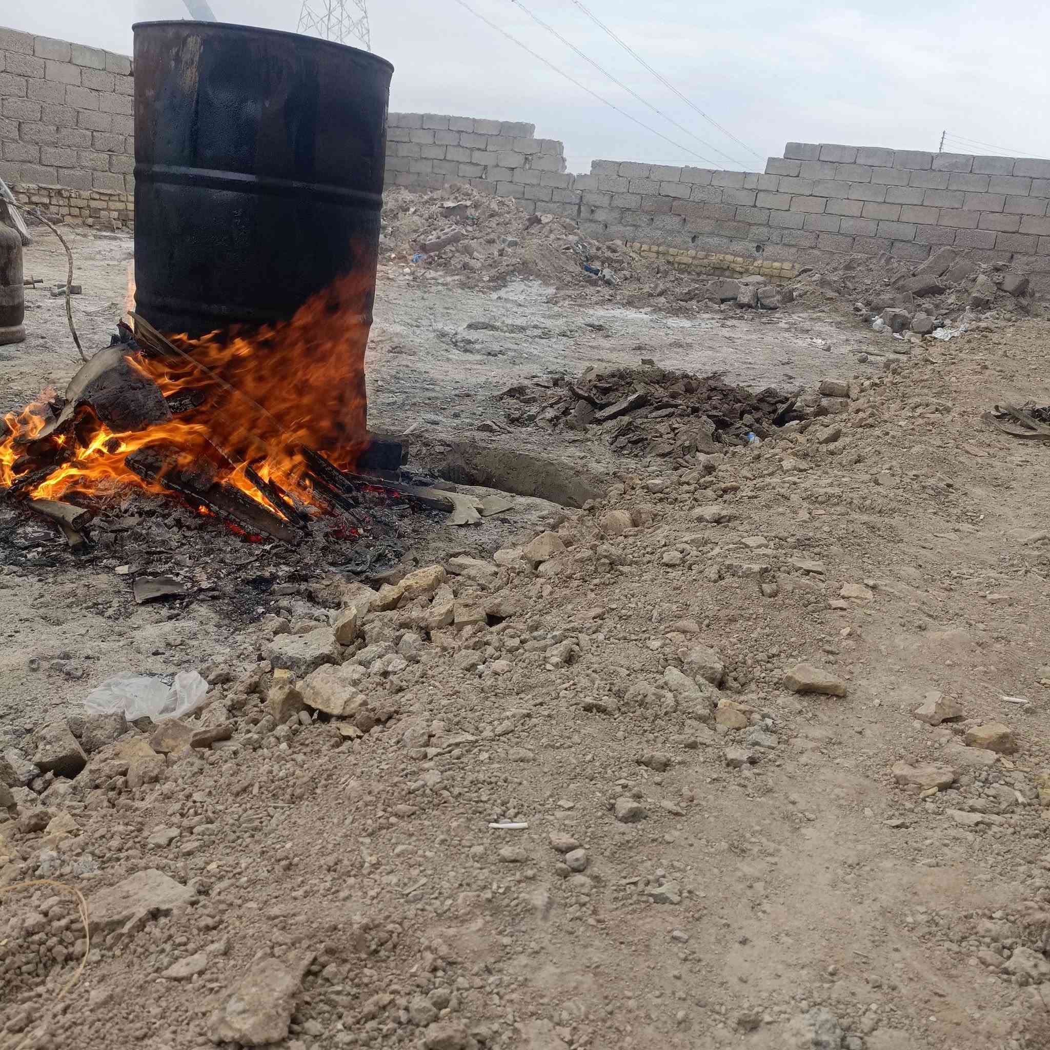 سلام عليكم نشتقل تزفيت بيوت نتصال على الرقم ***********
