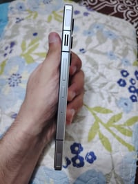 ٢٥٦GB • بطارية ٩٩٪ • نظيف جدًا