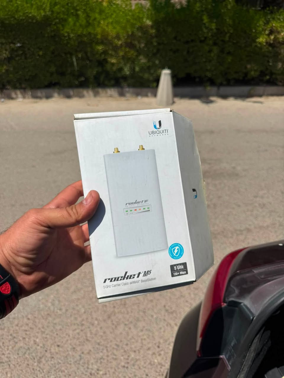 مساء الخير
حديد ١٨ متر G45 
السعر ١٨٠
سكترات ubnt 120 
سعر القطعه ٥٥ 
روكتات m5 XW عدد ٤
سعر القطعه ٨٥ 
دش ubnt ٣٠ 
٧٥
دش ٣٢ 
٨٠ 
دش ٣٠ مايكروتك 
٥٠
هب ٢٤ بورت جديد 
٤٠ الف
هب سسكو بور مع داتا 
٥٠ 
بور برج m5 
٥٠
شواحن روكتات اصلي 
القطعه ب١٠ 

مكاني البياع 
يوجد توصيل
***********
