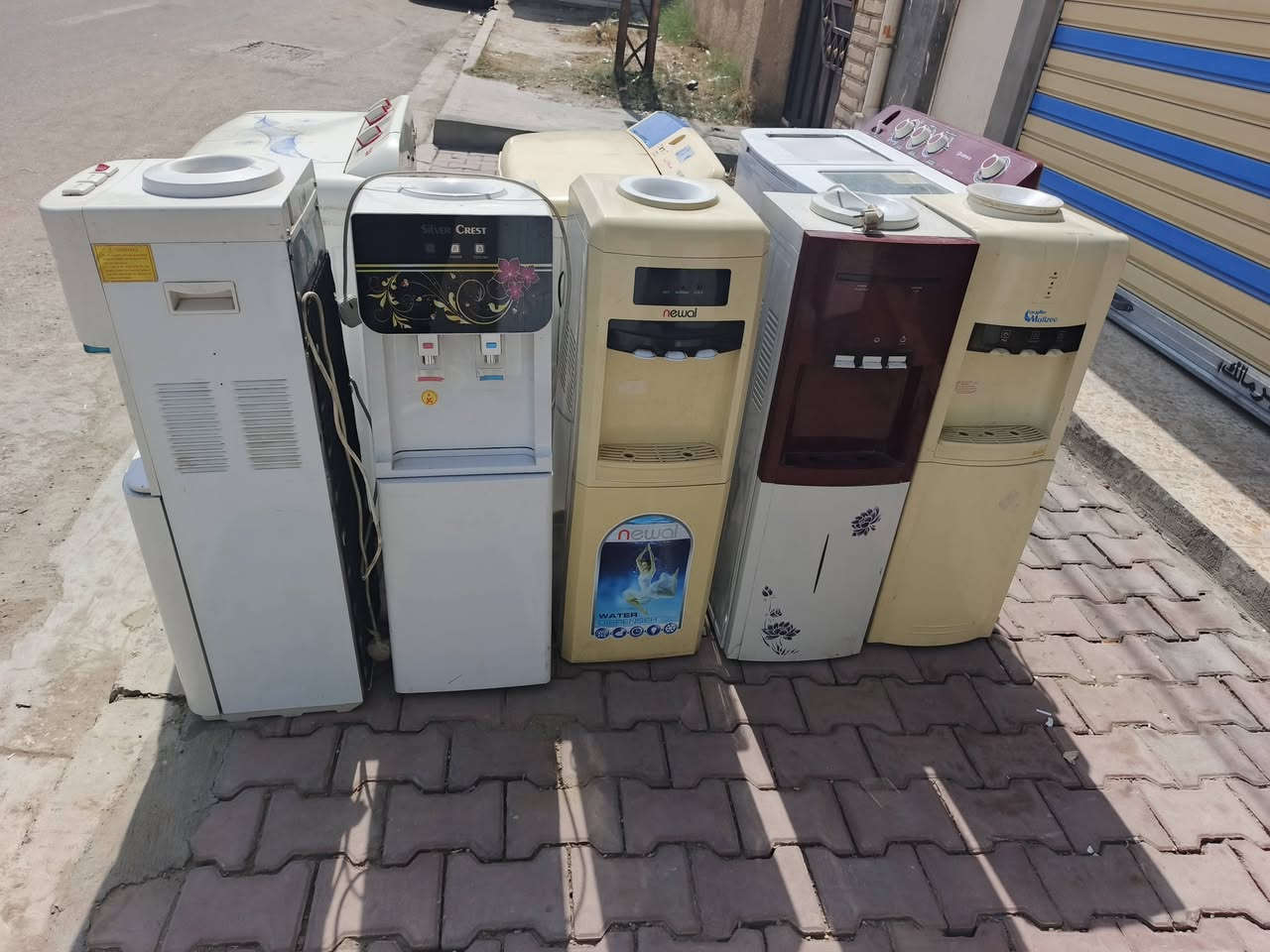 سلام عليكم غراض مستعمله كلش نضيفة
ثلاجه كونكورد 14قدم سعرهه 225
غسالات كافة الأحجام حوضين 75
غسالة فول اوتمامتيك125
فرن كهربائي 75
برادات الواحد 60  العنوان زعفرانيه شارع المعهد شارع مكتبة تاج المعارك     رقم الهاتف  ... ***********
