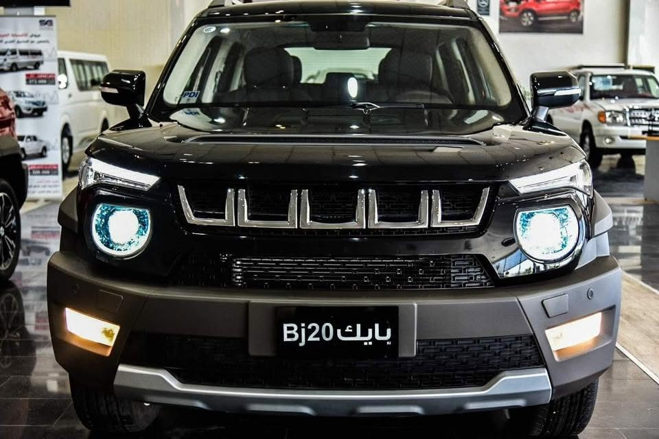 بايك BJ20 موديل 2020 نظيفة جداً مكفولة حتى من الشخط استعمال قليل
ماشية 27 كيلو 
السيارة مكانها بغداد 
رقم الهاتف (***********)
السعر 145 ورقة 

المواصفات : 

1. محرك 1500 سي سي تيربو بنزين.
2. تشغيل بصمة وبصمة للأبواب مع مثبت سرعة 
3. سقف بانوراما بطول السيارة.
4. نظام التوقف التلقائي عند الثبات (أوتو هولد).
5. هند بريك دكمة كهربائي.
6. نظام مكابح (بريك) من شركة بوش الألمانية 
7. تحكم بالستيرن من جهتين.
8. كرسي السائق كهربائي.
9. كشنات جلد.
10. نظام إنارة LED من شركة (هلا) الألمانية مع LED نهاري حاجبي.
11. ثلاث وضعيات قيادة: سبورت، ثلج، وعادي.
12. محرك من شركة ميتسوبيشي اليابانية وناقل حركة أوتوماتيكي 6 سرعات من شركة آيسن (Aisin) اليابانية.
13. نظام صوتي من سوني مع 6 سماعات.
14. حساسات أمامية وخلفية مع كاميرا.
15. مصابيح ضباب خلفية.
16. زركات ماء كهربائية أمامية على الإضاءة الأمامية.
17. مرايا جانبية كهربائية مع إشارة وإضاءة ترحيبية.
18. شاشة كبيرة تعمل باللمس.
19. ويلات كروم قياس 18 إنج.
20. هيكل السيارة الخارجي بتصميم سويدي مع مساهمة هندسية من مرسيدس.
21. السيارة مغلفة حماية PPF.
22. زجاج مغلف بعازل حراري.
23. إطارات دنلوب يابانية جديدة.
