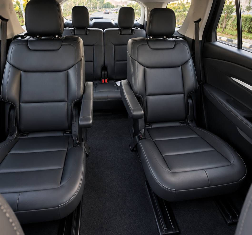 FORD EXPLORER 2025 ACTIVE 
***********
بسمة شغال صندوق شفت رادار  شاشة گةورة كوشين هيتةر ىؤتؤ ستارت دةبل ئةكسل ٣ريز كوشين خةتي جادة رةنگي سيمنت جام رةش  2 پارچةي صبوغة ناوةوةي نةگرتوة بةشةرت ئيرباگي هيچي نةتةقيوة بةشةرت گير و مكينة بشرط ٩٠٠٠كم رؤيشتووة هةموو شتيكي بيلادية أربيل, العراق

