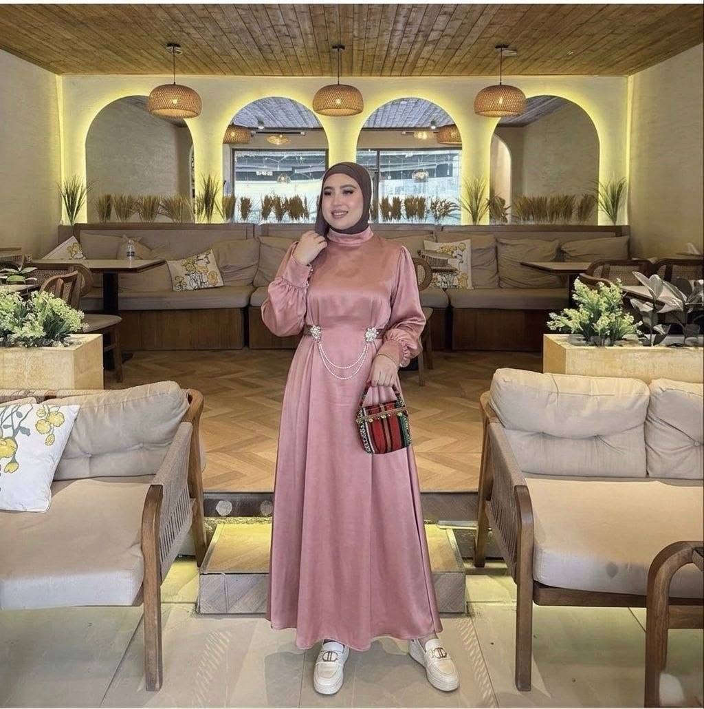 لاحجز واتساب ***********
فستان كلوش🖤
خامة ستن زارة تركي
40-42-44-46-48-50
توصيل جميع محافظات العراق 🚙

