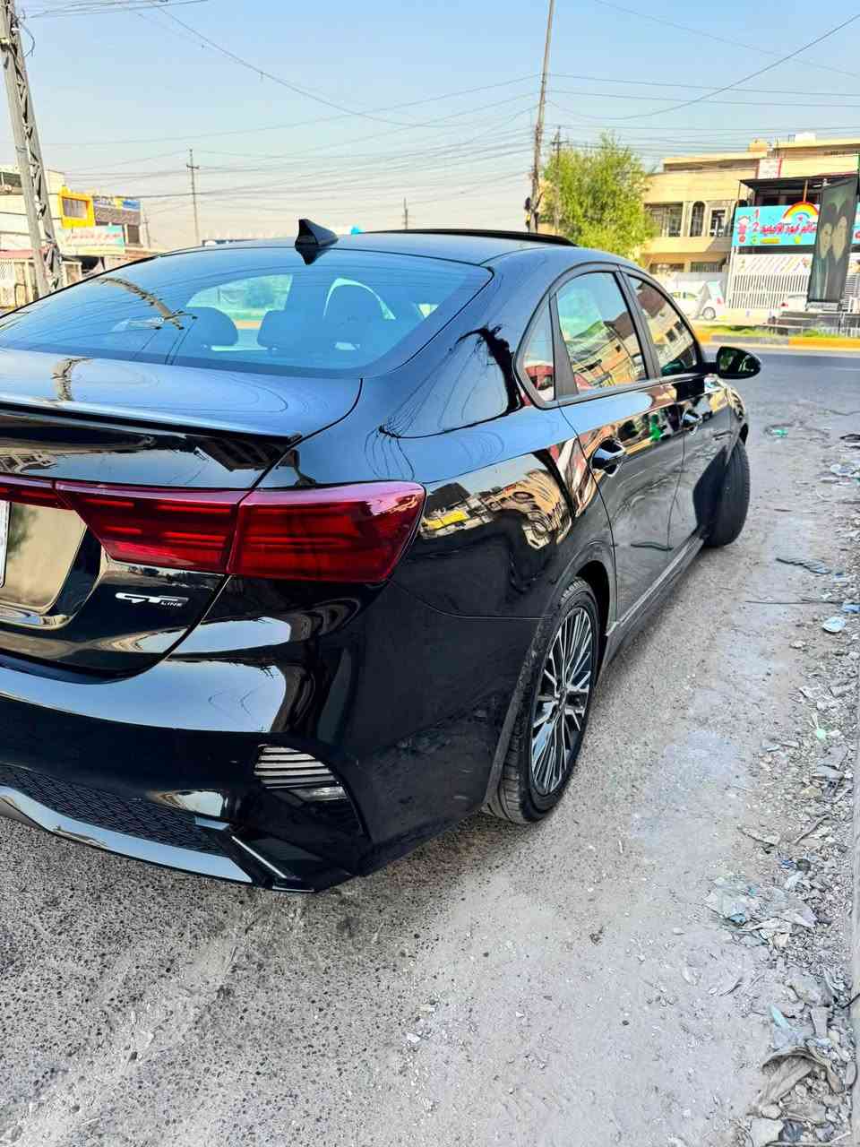 KIA FORTE 2023 جي تي لاين  

ماشيه 60 كيلو متر 

دخول بصمه ذكي

نظام ترحيب اضويه يدات

تشغيل عن بعد 

بصمة ابواب

حجم محرك 2000 دوش

شاشة كبيرة اندرويد اوتو ابل كار

سايد بريك بصمه

اوتو هولد Auto Hold

حساس ضغط الاطارات 

 كامره دواره خلفيه 

رادار امامي 

 اشاير في المرايا+رادرات جانبية و خلفيه و اماميه 

حساسات خلفيه

نقطه العمياء

قيادة ذاتيه 

تحديد مسار

مثبت سرعه 

توقف ذاتي

تبريد شاشة + مناخ منفصل  

كشنات جلد تبريد تدفئة 

اشاير بالمري 

جنطه كهربائي فتح اوتماتيك عند الوقوف خلف سيارة

ويل كب كروم  18

سبايدر خلفي

اوضاع قياده Drive Mode

نظام سبورت sport

 نظام نورملNormal

نظام سمارت Smart

تحكم ستيرن جهتين  

دركة سبورت 

 بعد بيهة مواصفات الفول
 
حادث جاملغ وبنيد  بدون ايرباك 
 
تخم تاير جديد دهن جديد من شركه الحسام 

سياره ما بيها نقص برغي 

مكان السيارة بغداد

149 ب مجال

الاستفسار الأتصال او المراسله واتساب
***********
