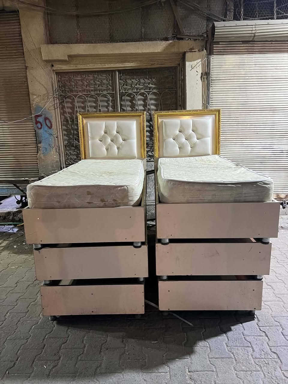 جرابي فندق • قليل الاستعمال • نجف شارع الهاتف