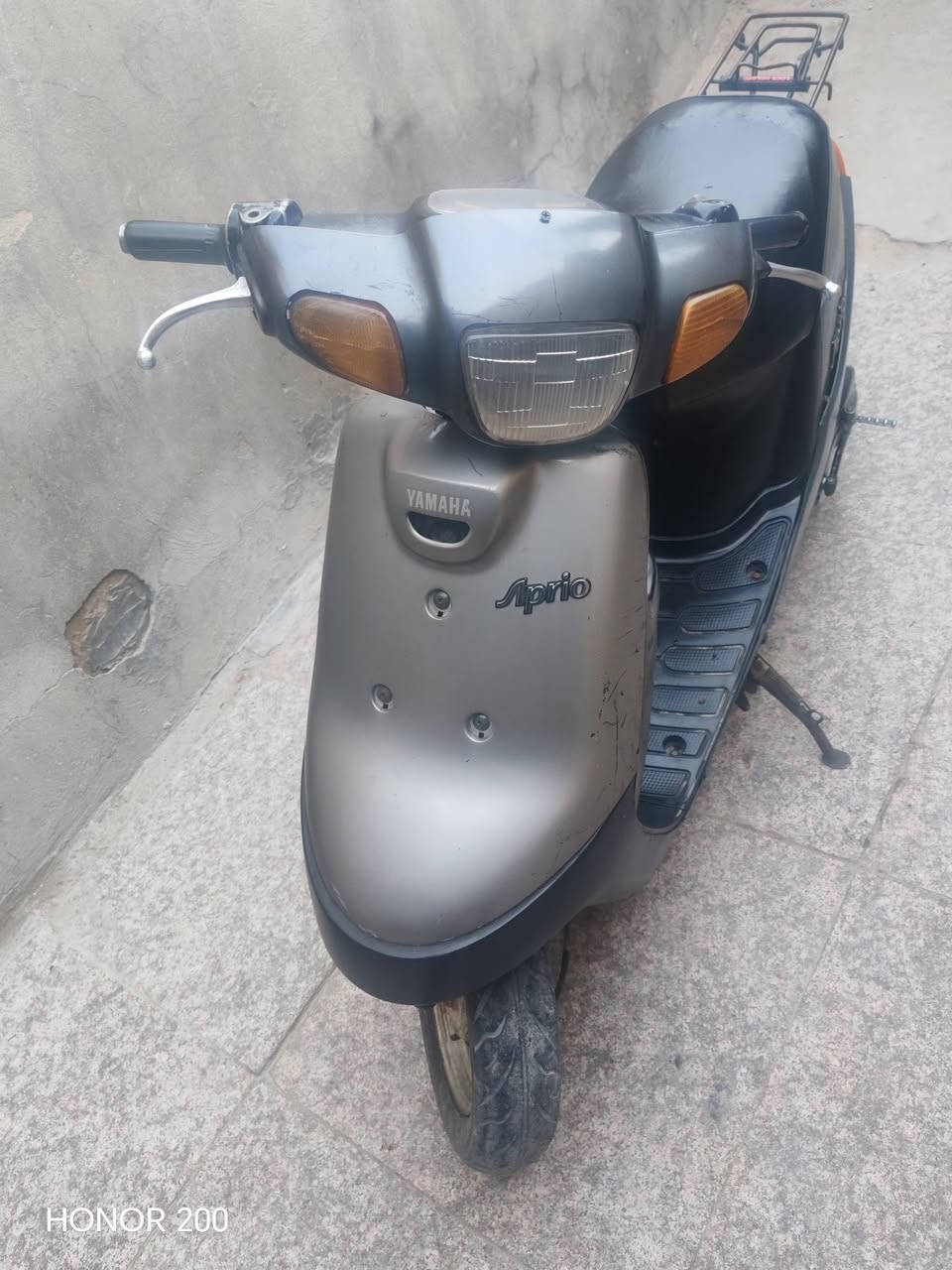 دراجه للبيع السعر 170الشاصي ملحوم الاتصال على الرقم ***********

نص مكتوب في الصور:
- HONOR 200