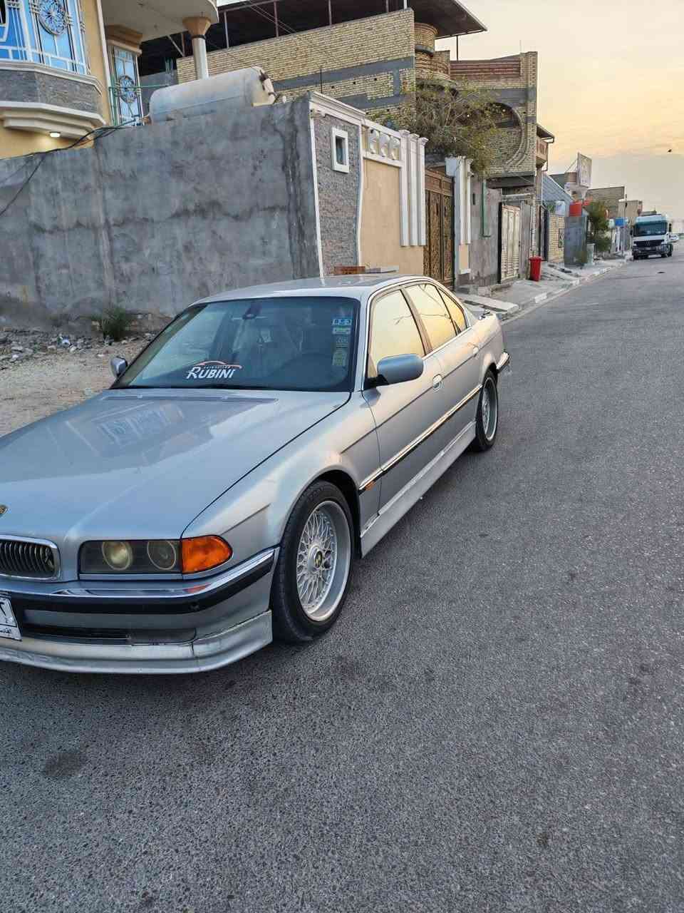 سلام عليكم
بي ام خفاش 740
مديل 95 
مكينه 40 اصل

حداديه نضيفه 

بدي نضيف

مكفوله من ضربه 

سعر 55 بيها مجال شي بسيط 

رقم الهاتف ***********
