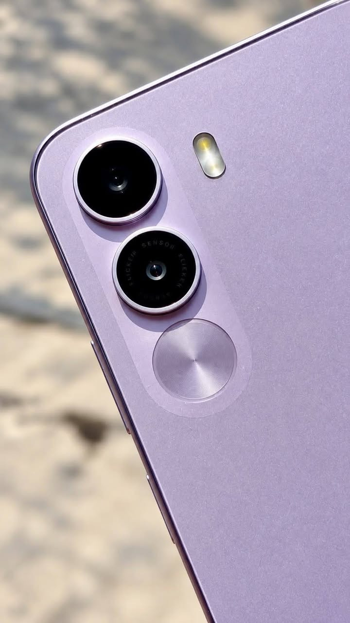 متوفر 
ريلميrealme
C100
C100X
C100i
انسب الاسعار
نقد+اقصاد
***********

نص مكتوب في الصور:
- Ai 8000mAh ملك المتانة والسلاسة realme C100 45W & 8000mAh بطارية تايتان مع شحن سريع | شاشة 120Hz فائقة السلاسة | IP69 Pro & 2 متر مقاومة الماء والصدمات بحماية عسكرية