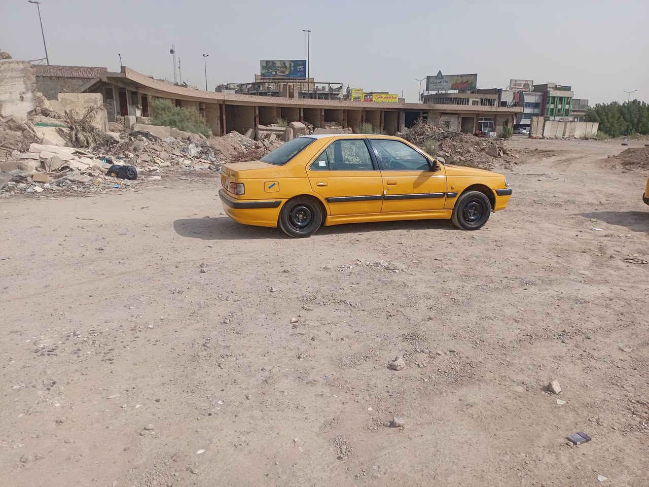 سلام عليكم بيجو بارص 13 بغداد نصبتها حلوه بيها جاملغ الايسر امبدل والبنيد طاير السعر 28 ورقه وبيها مجال نقصها مشط استيرن و عصه مال كير كهربائيات كلها شغاله تبربد شغال شرط الشراي يحول يستلم رقم انكليزي مكاني بغداد الكماليه حي السلام شارع مستشفئ الفضيليه ***********
