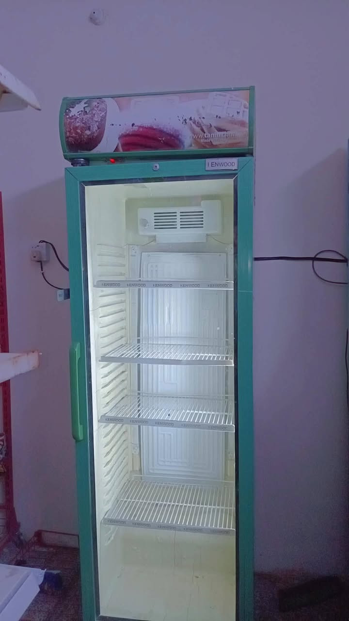 يا الله إسلام عليكم عارضات عامودي مستخدم نضيف شرط النضافه وشغل ورفوف وسلات مال جبس وكلشي واضح بلمنشور  وحته مواد موجوده سعر خاص وبيهن مجال للطيبين العنوان بغداد الجديده رقم*********** متواجد خاص
