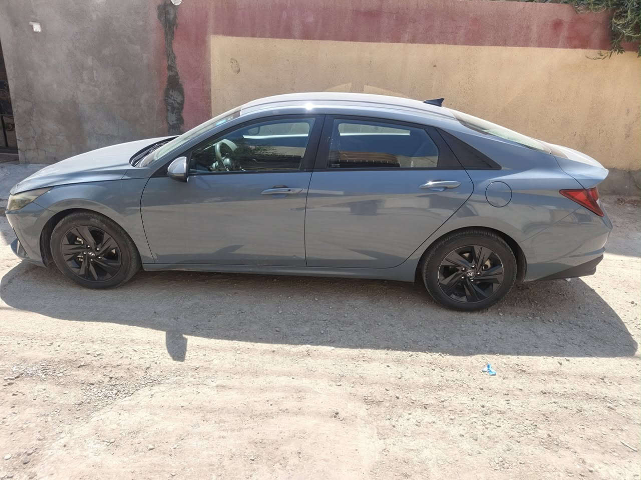 النترا موديل 2023 
مكينة ٢٠٠٠ دوش
بصمة وفيها مواصفات أخرى 
رقم بغداد باسمي 
ماشية ٤٤
مكان بابل المسيب 
السعر ١٥٠ وفيها مجال 
***********
