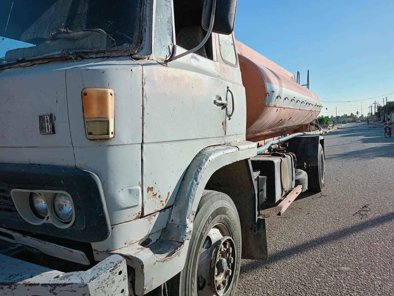 هينو للبيع موديل 80 مكينه تبخير وتنقيص حموله 13 كير مكفول شاصي مكفول السعر خاص مكان العماره الرقم ***********
