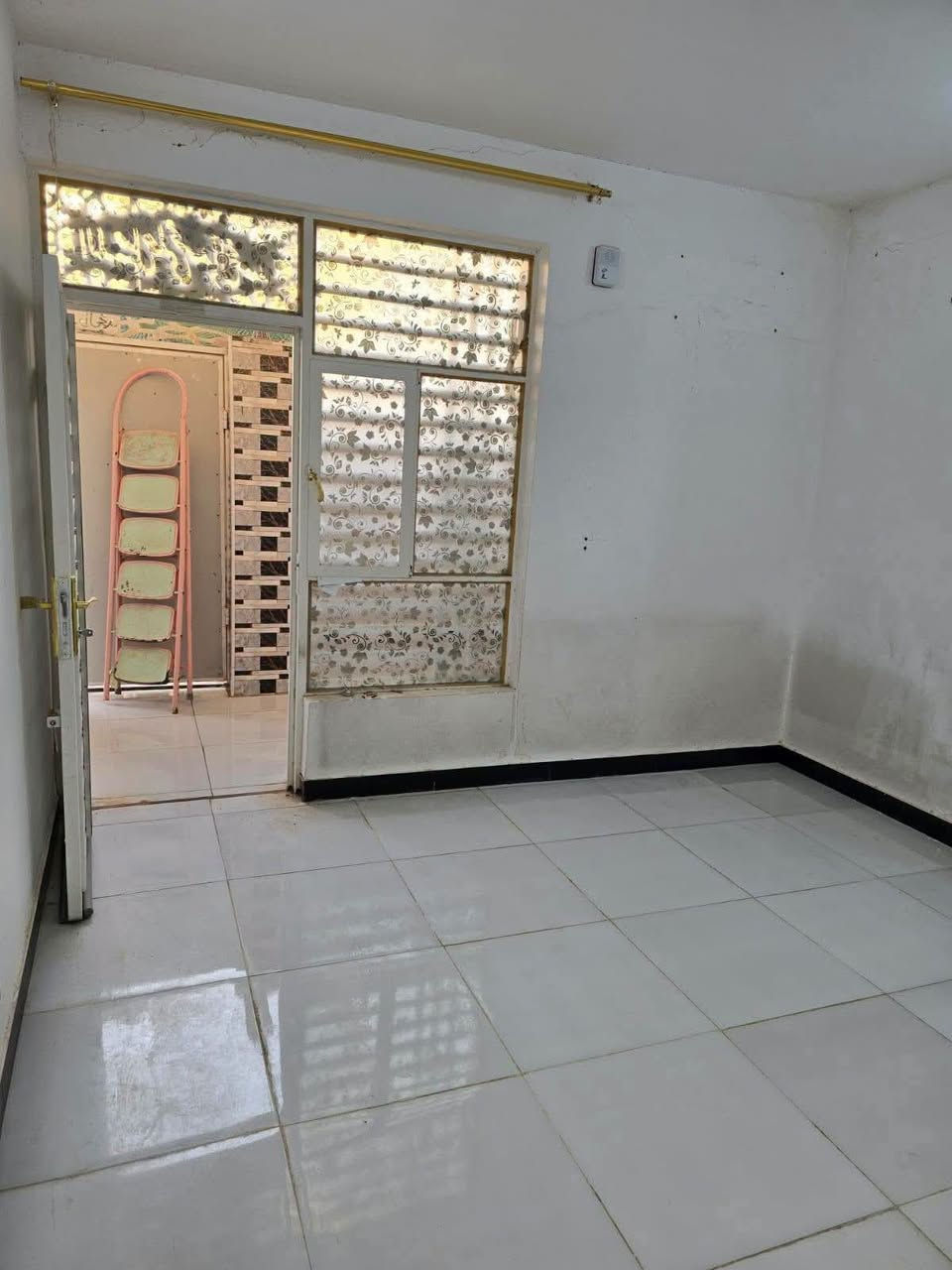 دارللبيع طابق واحد مربع م،120متر دور الهندية غرف نوم 2 مطبخ صحيات عدد 2 استقبال السعر بيع 130بي مجال العنوان الوفاء للاستفسار مكتب عقارات المصطفى***********
