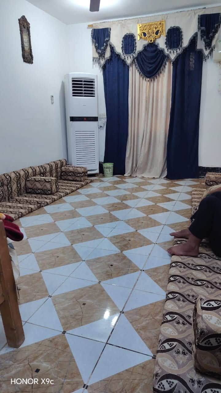 بعد الانقطاع عدنا لكم بعروض مميزة جدا ✅✅
🛑بسعرر مناسب🛑
مشتمل 🏠 طابو زراعي سند 25 ركن للبيع ❗️❗️
ملاحظة ( يحتوي الموقع على ملحق قطعه ارض بمساحة 300 أي بمعنى ان اجمالية مساحه الموقع 450 متر مربع )

محتويات المشتمل ✅

🔷استقبال كبيره 
🔷صاله جلوس 
🔷غرف نوم عدد2
🔷مطبخ حار 
🔷مجمع صحيات داخلية 
🔷مجمع صحيات خارجيه 
🔷منور + ترك 

الموقع 📍الحي الصناعي- شارع الشعائر الحسينيه 

للاستفسار اكثر 
***********
***********
او مراجعه مكتب عبدالله الزبيدي للعقار
