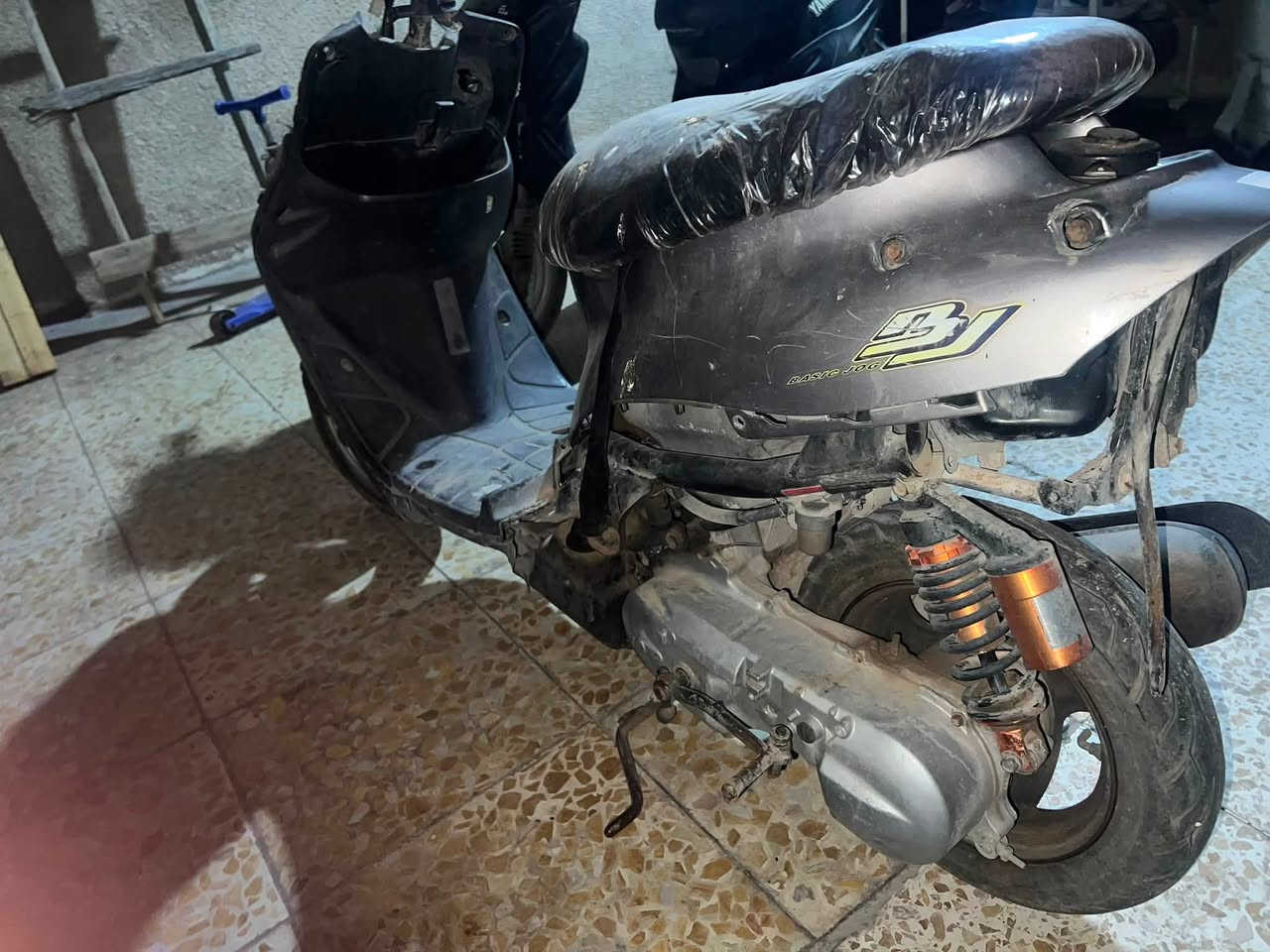 دراجه بيجي للبيع كفراتها كامله ماعدا الدشبول لدراجه طافيه مادري ليش ماتشتغل ابيع كوم حديد سعرها 75 الف مكاني. دولعي 
***********
