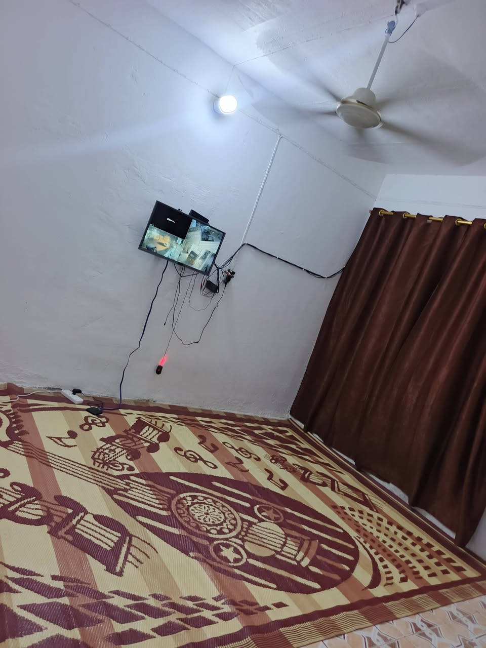 ياالله
سلام عليكم
البيت البيع طابو صرف
مساحه ((200)) متر بناء تكاد
الماجديه سيد جميل قرب شارع ٢٠
يحتوي على استقبال وصاله ومطبخ
وثلاث غرف نوم صحيات داخليه صحيات خارجيه
استفسار اتصل ((***********)) ((, ***********))
