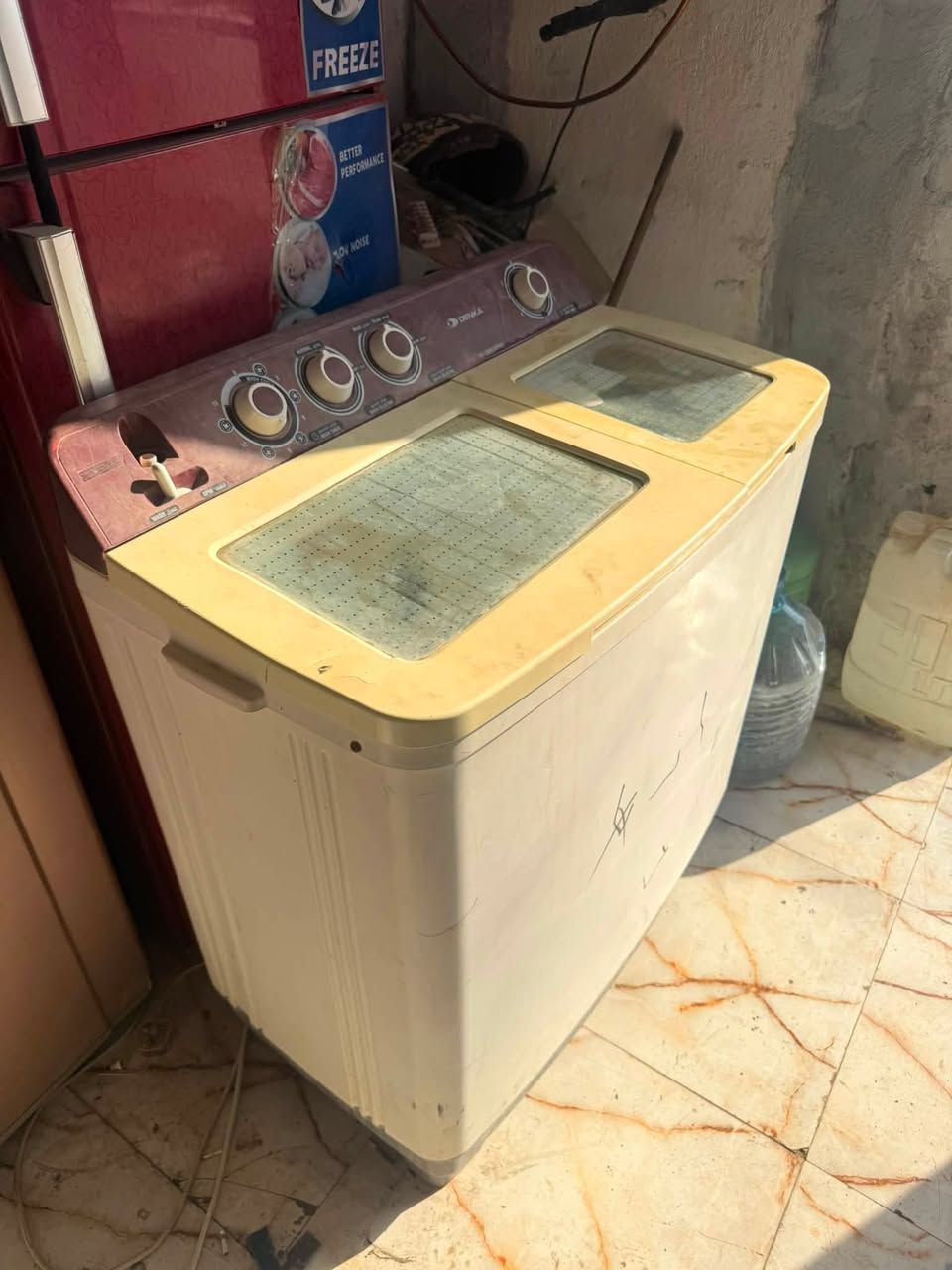 براد شرط الشغل للبيع مجمده حجم نوع كونكود حجم كبير شرط التجميد وغساله دنكا شرط الشغل غسيل تجفيف وتصريف مكان الشطره ***********
