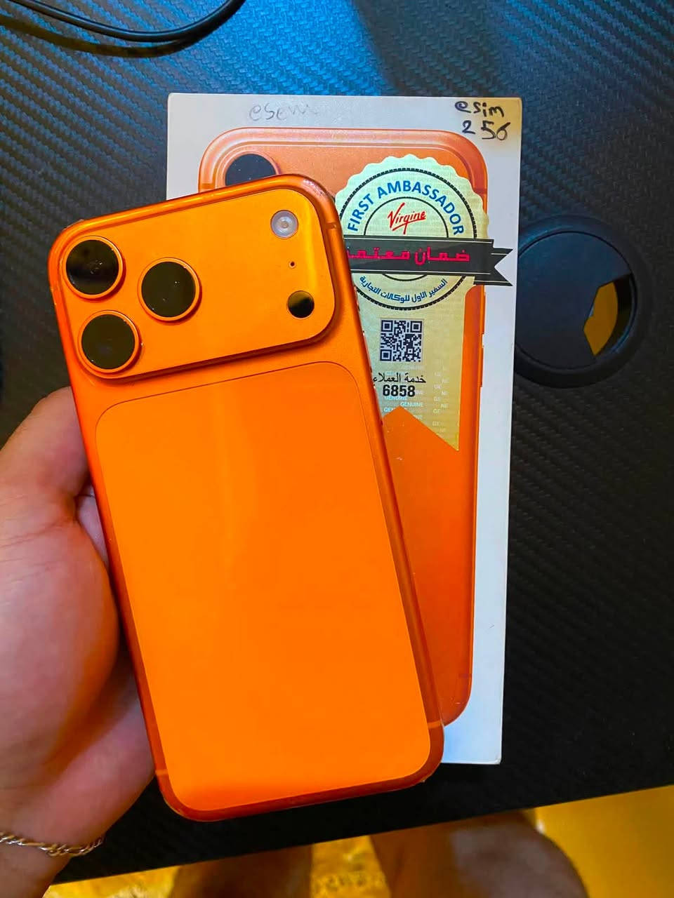 سلام عليكم للبيع ✅
ايفون 17 pro max 📲 
ذاكرة 256 🗃️
بطارية 98 🔋 
لون برتقالي 🧡
كامل ملحقات 📦
ايسم 🤏🏻
كارتون مطابق 🎁
نضيف جدا 
تواصل واتساب ***********
