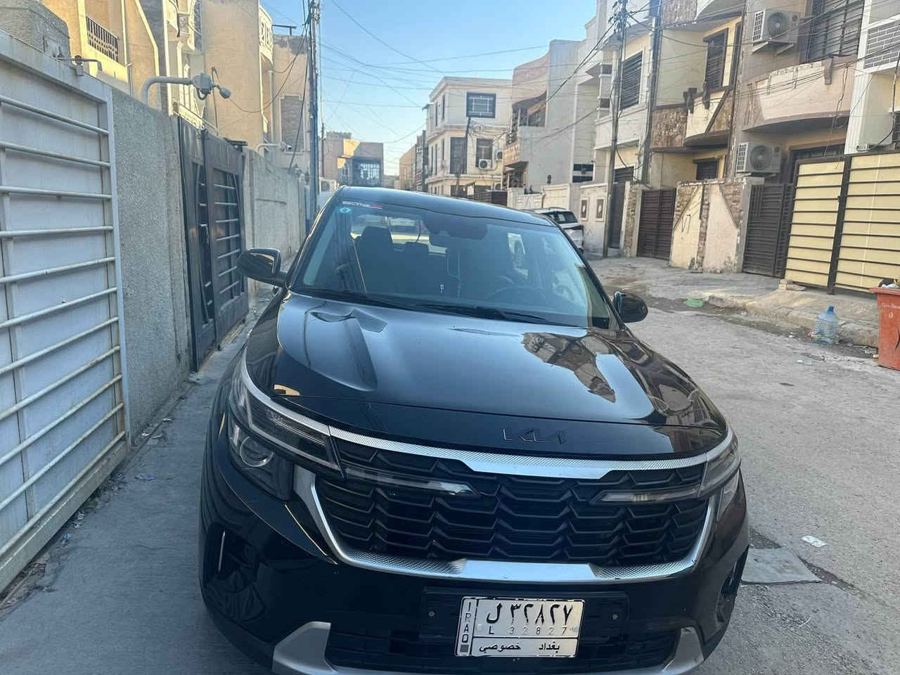 السلام عليكم كيا سيلتوس اسود موديل 23 شكل 24
رقم بغداد  بأسمي
ماشية 70الف كيلو  حادث السيارة موجود بالصور الايرباكات سليمه 

المواصفات 
فول بصمات
بصمة ابواب
محرك 1600تبربو
كشنات جلد
رادار امامي
رادار خلفي
رادار جانبي
تدفئة كشنات
تدفئة ستيرن
شاشة كبيرة
كامرة دوارة
سستم صوت 
الانارة الداخلية لمس 
اوتو ستوب
تحديد مسار
قيادة ذاتية
توقف ذاتي 
تنبيه عند مغادرة المسار
كروس سرعة
مانع انحدار
ويل كب 
حساسات 360 درجة
وضعيات قيادة
بك لايت لد

وبعد بيها مواصفات

السعر 135 بيها مجال بيع مستعجل 
مكاني بغداد الغزالية هـ ***********
