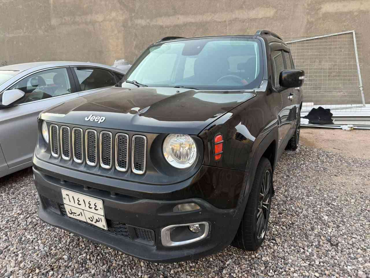 جيب رنكد 2018 رقم اربيل السياره كلش حلوه مكينه كير حداده تخم تاير
حادثهه طخه بصيطه بل صفحه اليمنه بدون دواخل وبدون ايرباك  السياره كلش حلوه
رقم: ***********

