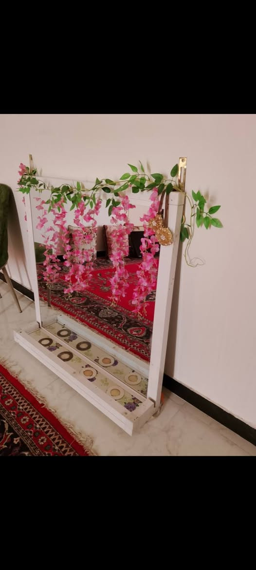 مكنسه كهربائيه • دوشك ثقيل نفرين • مرايه