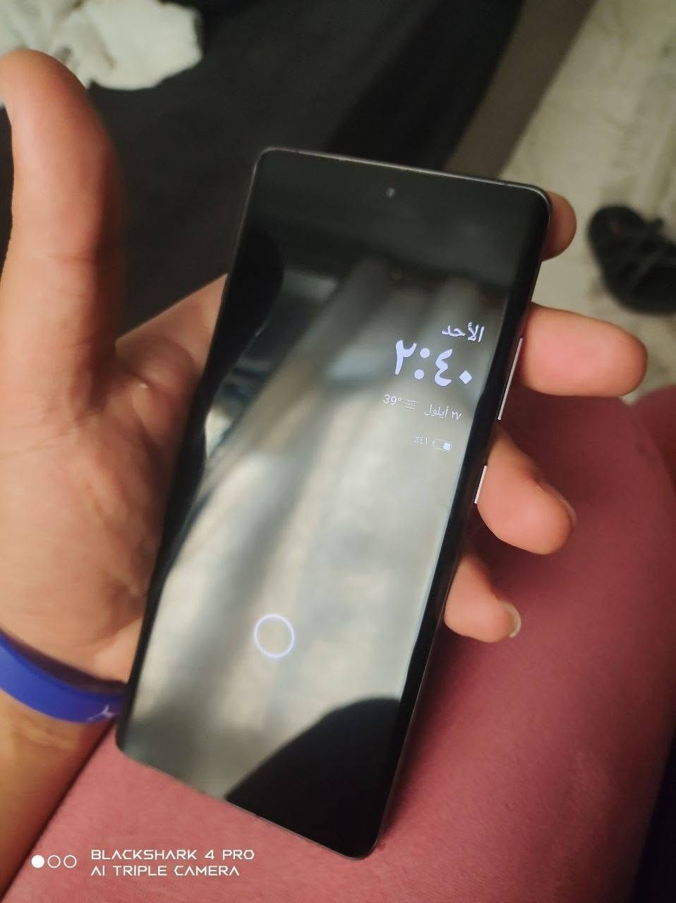 السلام عليكم one plus 12R ذاكرة 256/16 بطارية 97 جهاز اخو جديد زلغ مابي السعرر450 مكاني بغداد الشعب

نص مكتوب في الصور:
- BLACKSHARK 4 PRO AI TRIPLE CAMERA