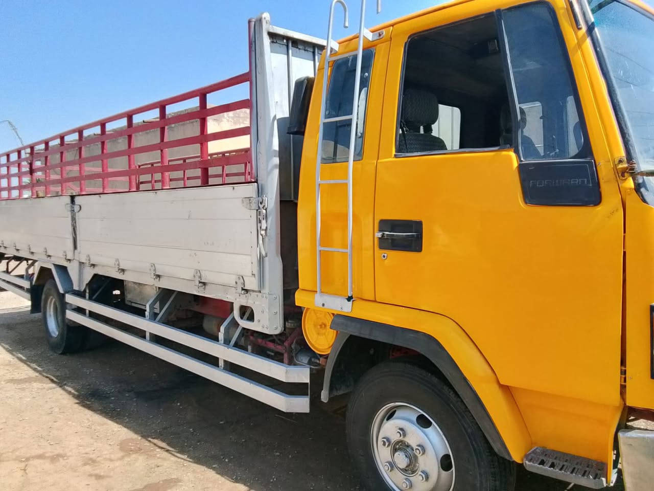 هينو ازوزه موديل 93 مكينه 14 سوبر قبق اسود كفاله كير  جديد حداديه تخم تاير سياره كفاله سته وربع بلاد للاستفسار *********** واسط قضاء الحي
