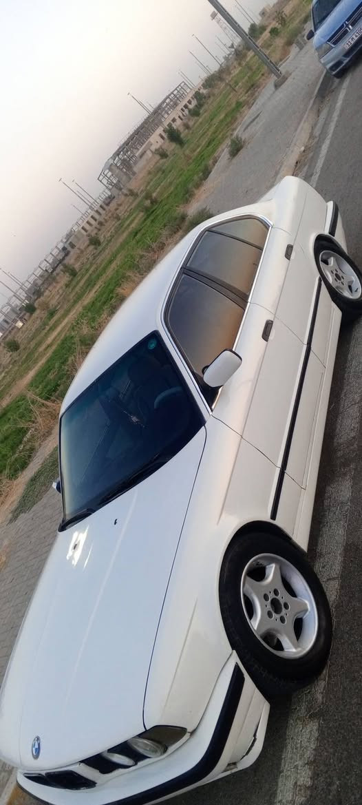 بیئیم 525 توماتیک
مودیل 1991 فول مواصفات 

      کیر محرک بشرط

       تبرید ثلج بشرط

     حیزام صبوغ للجمالیە

    رقم سلیمانیة مسترە

  باسمی  تحویل ثانی یوم 

      بیها کوبون بنزین 

     سعر 62 بیها مجال 

    ر .***********
