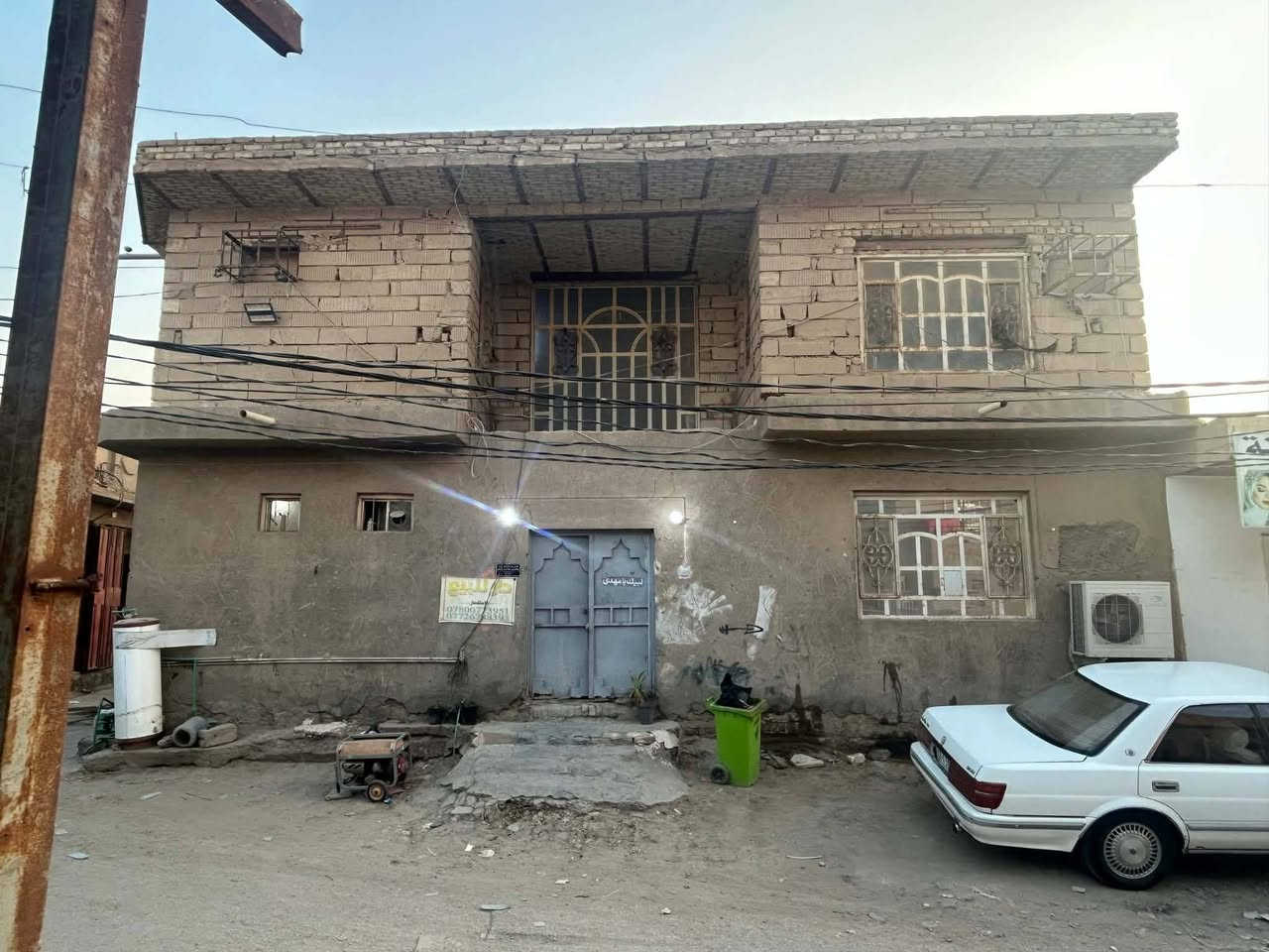 سلام عليكم
دار للبيع طابو _مكان تجاري  _ يصلح مجمع طبي او عياده دكتور __مساحه 100متر طابقين 

العنوان  دغاره _شارع الجنابات خلف مقهى Markets Wissam

للاتصال والاستفسار ♦***********
