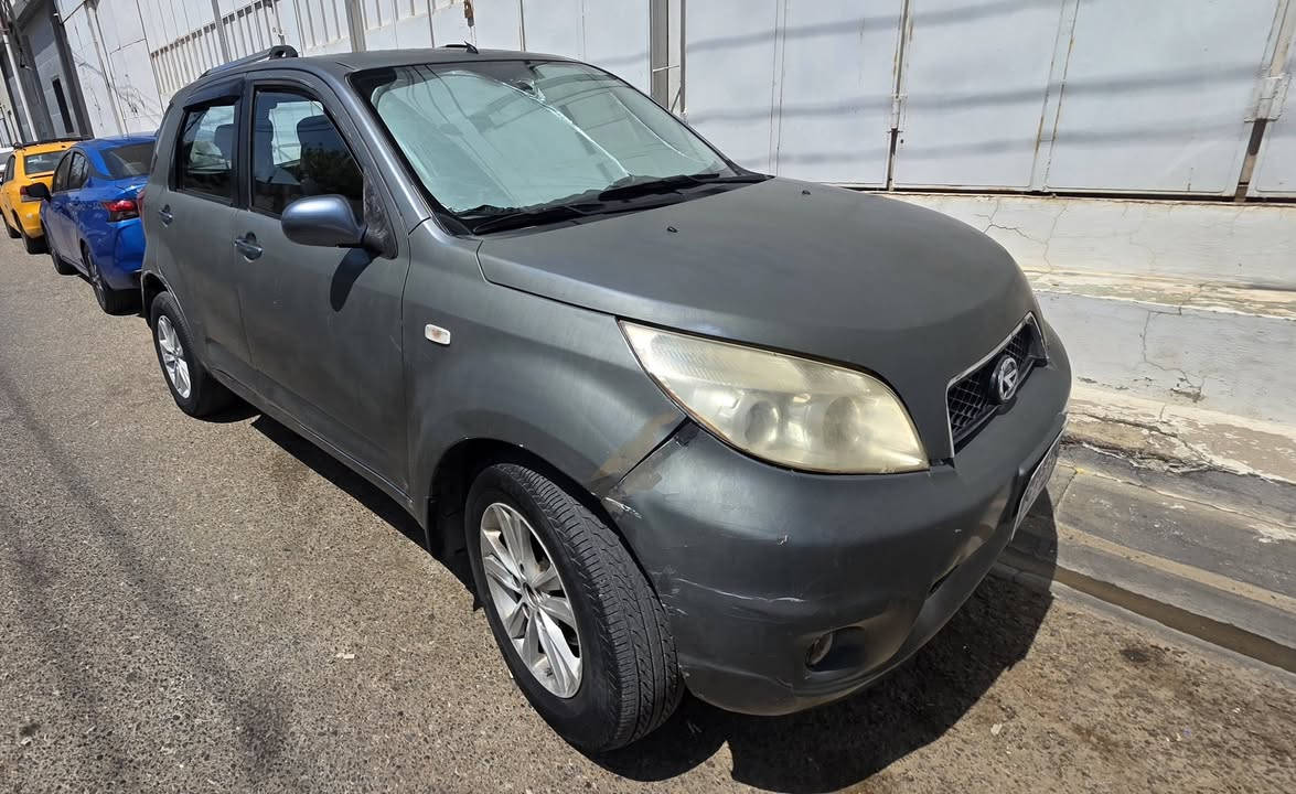 السلام عليكم ورحمة الله وبركاته
يرجى قراءة الإعلان جيدًا
للبيع: Toyota Rush / Daihatsu Terios
(السيارتان بنفس المواصفات والاختلاف فقط في الاسم حسب السوق)
الموديل: 2007
المنشأ: ياباني
الوارد: خليجي
المحرك: 2.0 لتر (اعتمادي)
ناقل الحركة: أوتوماتيك
التبريد والتدفئ 
قفل مركزي
سيارة مرتفعة ومناسبة للاستخدام اليومي والطرق المختلفة.
رقم بغداد عظم عاج 
السنوية: باسمي، ، وقابلة للتحويل في جميع المحافظات.
 السنوية سقط  قبل حوالي شهرين.
العنوان: كركوك – شارع الجمهوري
للاستفسار:
📞 ***********
