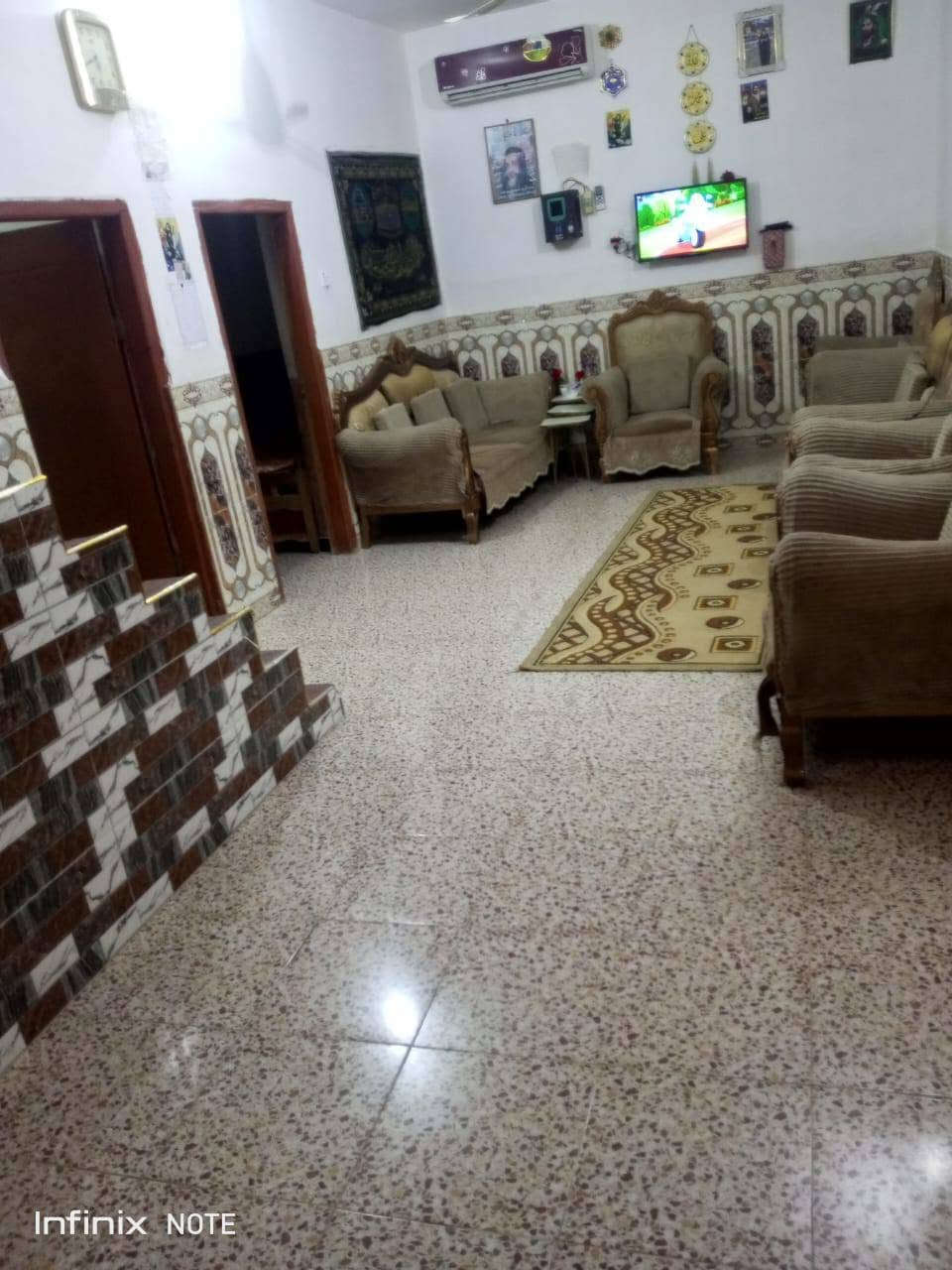 يالله .. دار سكن طابو سند ٢٥ تدخل شريك بالطابو حي متكامل وشورع مرتبه وخدمات من ماء اساله وكهرباء وطني وخط مولد ومجاري يبعدعن شارع سومر دغاره مسافه ١٥٠م موقعه حي غازي اول نزله مساحه البيت ٢٦٠م  بناء .. غرفتين وصاله ومطبخ وستقبال ومجمع صحيات داخليه وخارجيه .. حديقه حلوه ومرتبه .. تجعل لك  الراحه النفسيه والكعده الحلوه .. بناء نظيف وجديد. 

سعر البيت (٣٧) وبيه مجال  
التواصل والاتصال على الرقم ***********

نص مكتوب في الصور:
- Infinix NOTE