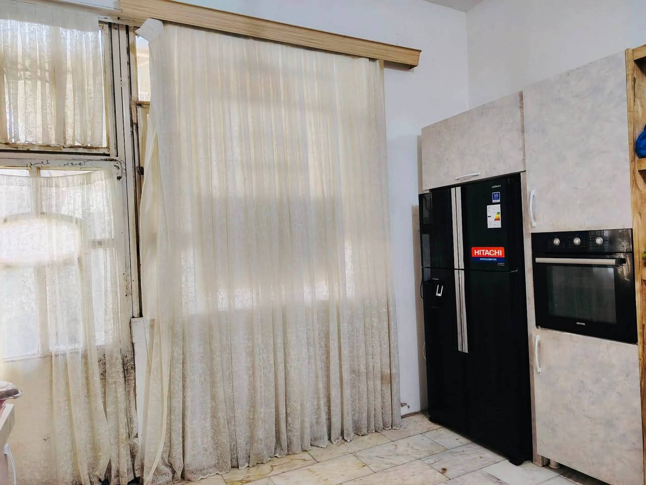 دار سكن للبيع طابقين 🔚 مطلوب مبادة ٨٠ 
📍 الموقع: نهاية حي المعلمين قرب مطعم صدام 🧑‍🍳
📐 المساحة: 200 م
🔹طابق الأول كونكريت
🔹 استقبال 
🔹 صالة مريحة
🔹 غرفتآ نوم  
🔹 مطبخ
🔹 مجمع صحيات داخلية وخارجية
🔹طابق الثاني عكاده
🔹 غرفتآ نوم 
🔹صاله
🔹مجمع صحيات
📞 ***********
مكتب الثقة للعقار
📍 موقع المكتب: مقابيل مطعم كوخ السلطان
الثقة والمصداقية عنواننا الدائم
