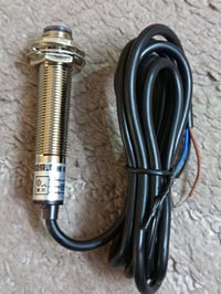 حساس قرب كهروضوئي • E3F-20C1 • ٢٠م كشف