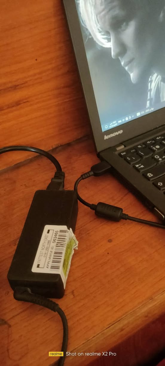 لابتوب نضيف كلش مستخدم قليل مواصفاته :
core i5 U5 جيل خامس 
ذاكره 238
كامل ملحقاته
بطاريه بحاله ممتازه شحن يطول اكثر من ساعتين متواصله 
سعر مناسب . 
مكاني حله الحمزه الغربي 
واتساب .
***********
