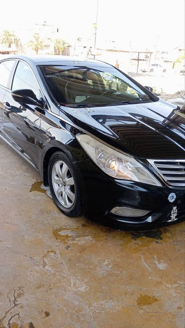 ازيرا 14 خليجي فول مواصفات ماشية 122 الف حقيقي
بنوراما 
مري قلاب شفط 
ترحيب عند التقرب 
اشاير بل مري 
رادار امامي
رادار خلفي 
بصمه 
شاشه 
مانع انزلاق 
مثبت سرعه 
نظام USB
يدات نيكل 
تدفئ كشنات 
تحكم كشنات كهربائي
كشنات جلد 
بردات جانبيه 
بردا كهربائيه خلفيه 
محرك ٦سلندر المرغوب ٣٠٠٠
كير (يتحول عادي واوتو)
فول للاخير السياره 
رقم اربيل دولي سنوية ل 2029 
محرك لا تنقيص ولا تبخير خير من الله 
تبريد خير من الله كمبريسر مكانيك
كير بشرط 
السياره بيها فقط جوملغ امامي جهة العبري موجود راسلني واتساب ادزلكيا 
السياره معروضه 130 مراوس عادي  
مكاني ديوانية
رقمي ***********
